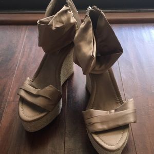 Jennifer Lopez Wedges